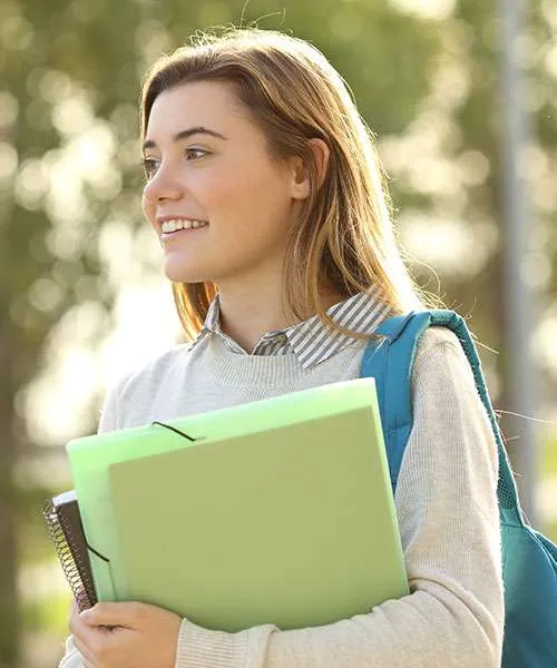 Portrait d'une jeune élève de lycée Institut Molière