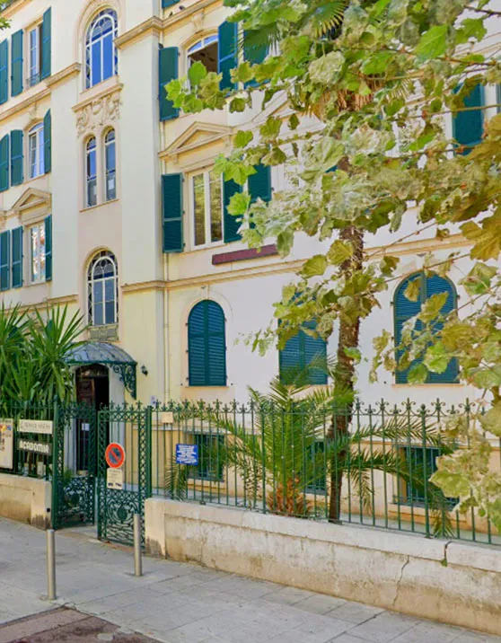 Ecole A Nice Institut Molière - façade extérieure de l'école