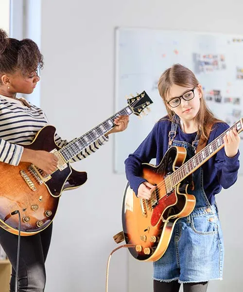Cours de guitare électronique avec Institut Molière