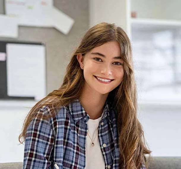 Élève de 3ème révisant pour son brevet avec Institut Molière